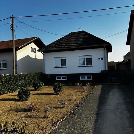 Apartman Kuca 150 Mala Subotica エクステリア 写真